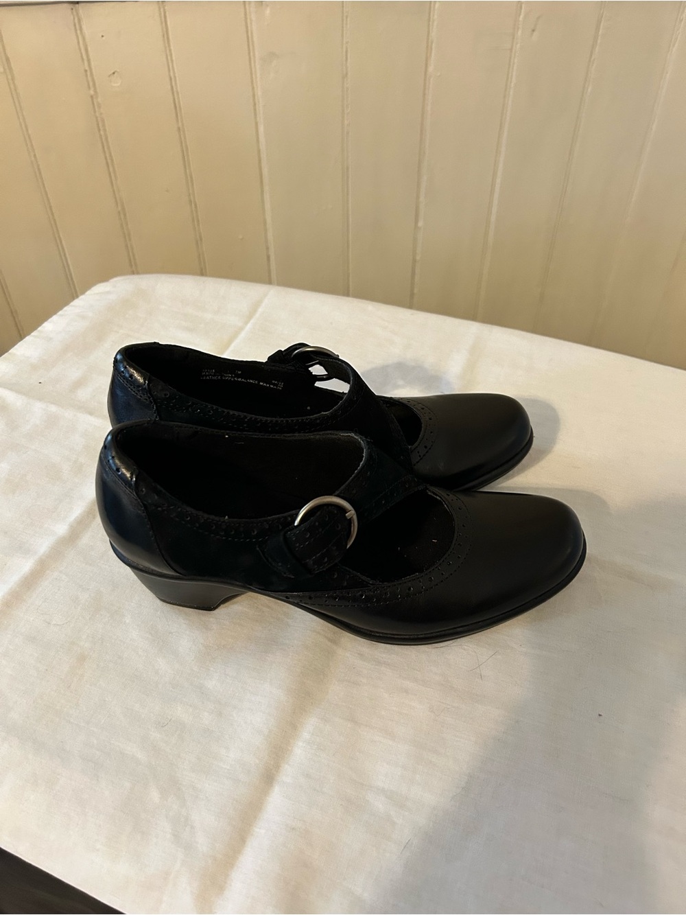 NWT Clark’s Bendable Black Leather Suede Mary Jane Brogue Heels/Size 7 M